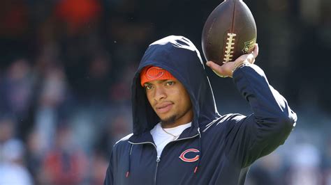 Justin Fields injury status as Chicago Bears give update on quarterback ...