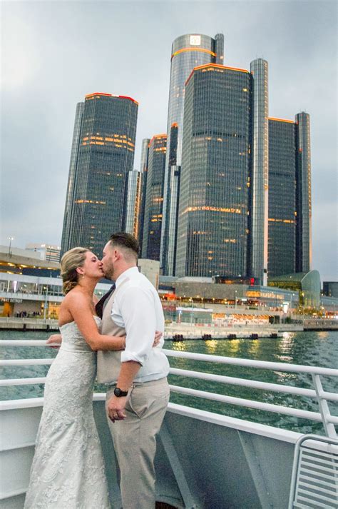 Perfect night on the Detroit River for the newlyweds | Photo: George ...