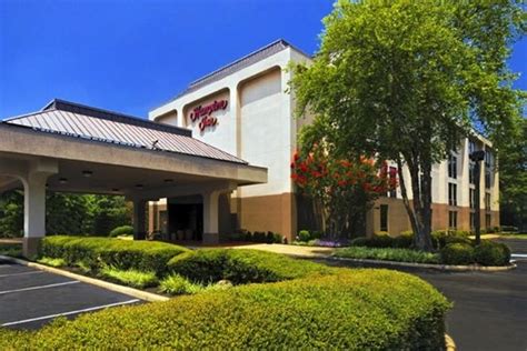 Hampton Inn Poplar is one of the best places to stay in Memphis