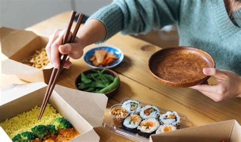 Healthy takeaway options: Nutritionist reveals the healthiest takeaways to order | Express.co.uk