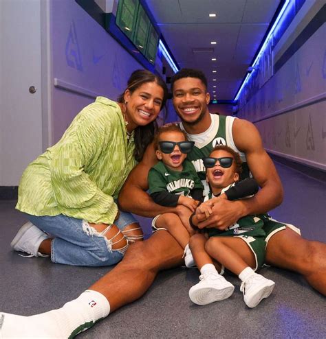 Giannis Antetokounmpo family: girlfriend, kids, parents, siblings - Familytron