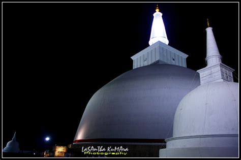 Ruwanweliseya Stupa at Night - Sri Lanka | The Ruwanweliseya… | Flickr