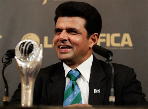 Aleem Dar wins ICC Umpire of the year for third time in ICC Awards 2011 ~ Sporty Arena