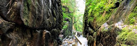 Hiking to Breathtaking Flume Gorge in New Hampshire - TWO WORLDS TREASURES