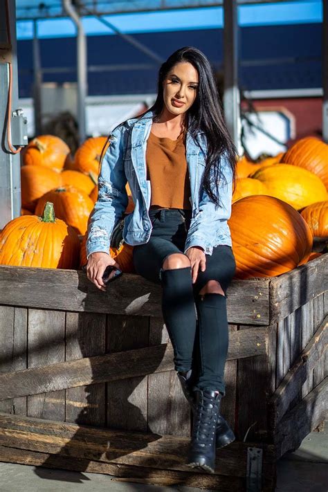 20+ Best Pumpkin Patch Outfit Ideas To Wear This Fall | Panaprium