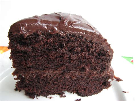 Heidi Bakes: Old Fashioned Chocolate Cake with Glossy Chocolate Icing