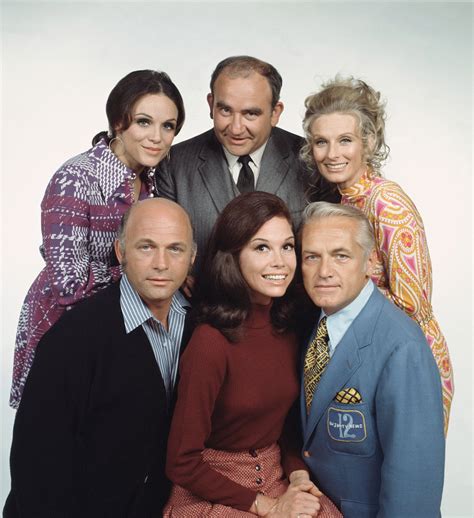 'The Mary Tyler Moore Show': Why Some Cast Members Were Happy To See Valerie Harper's Rhoda ...