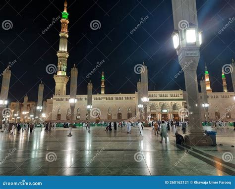 Beautiful View of Masjid Al Nabawi at Night. Editorial Photo - Image of ...