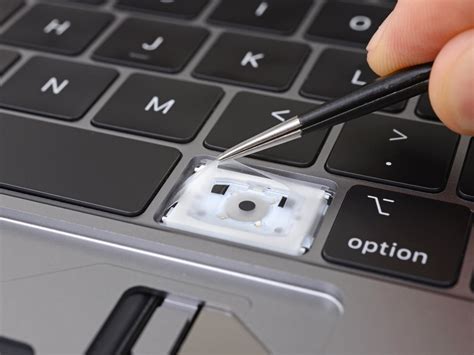 Apple’s Butterfly Keyboard Continues to Plague MacBook Owners | iFixit News