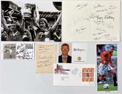 Lot 183 - MANCHESTER UNITED AUTOGRAPHS.