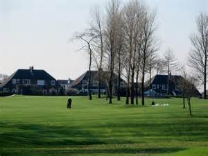 Harwood golf course © Phil and Juliette Platt cc-by-sa/2.0 :: Geograph Britain and Ireland