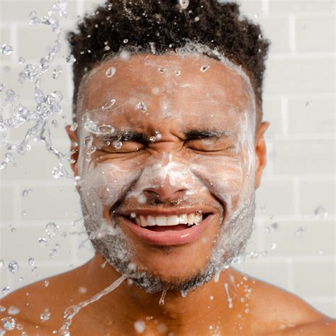 Men’s Oily Skin Guide: The Essential Products and Tips