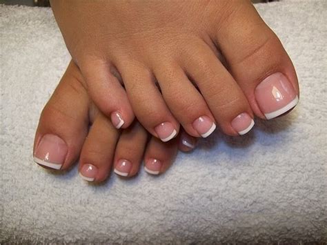 Easy French Pedicure At Home | Cool Nail Design Ideas | Gel toe nails, Pedicure designs toenails ...