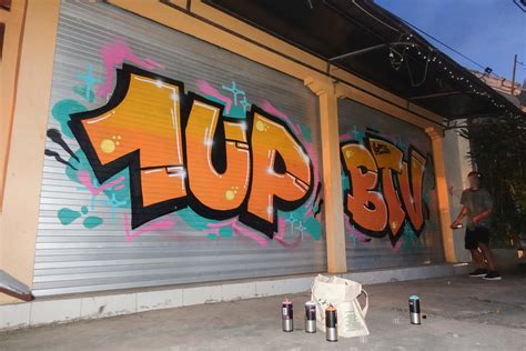 Découvrez les œuvres Street ART de 1UP, un collectif engagé - Séries ...