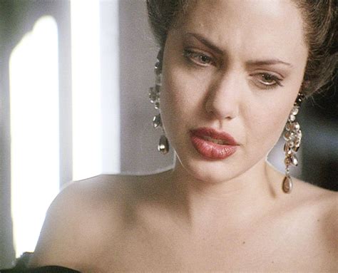 Pin by Marla Schwartz on Angelina Jolie | Angelina jolie, Angelina ...