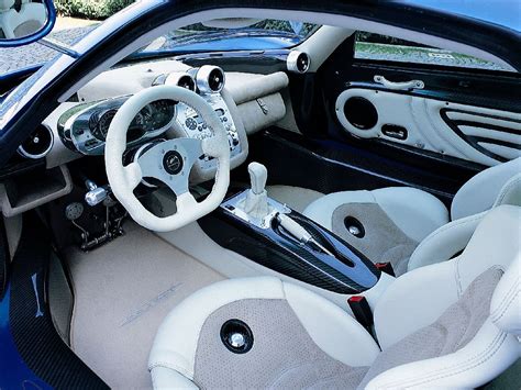 I love this Zonda interior, but what are those things set in the seats? (Some kind of 'bidet ...