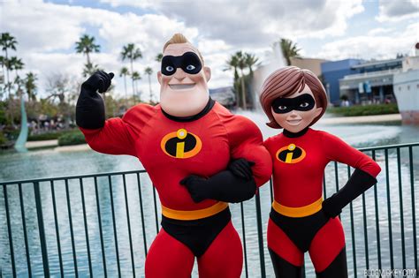 Mr. & Mrs. Incredible Meet and Greet Debuts at Disney's Hollywood Studios