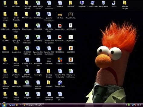 Beaker was shocked at the state of the desktop at work... | Funny posts, Beaker, Funny jokes