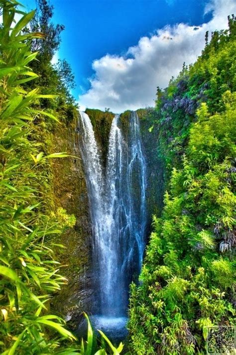 77 Pictures of Hawaii That Will Seduce You into Booking a Vacation ... | Beautiful waterfalls ...