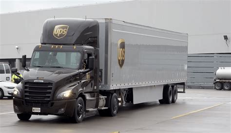 UPS announces $800M divestment - Global Trailer