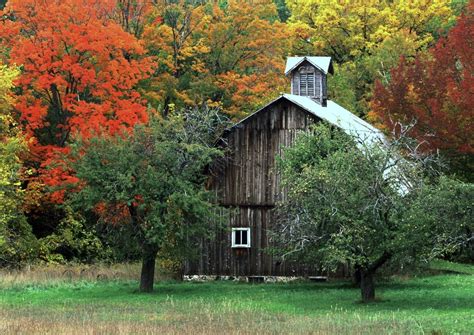 Fall Barn Desktop Wallpaper - WallpaperSafari