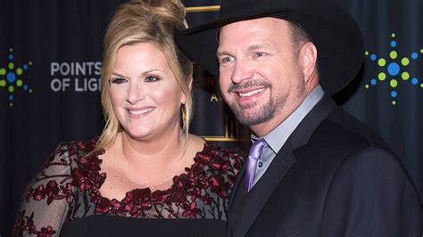 Garth Brooks, Trisha Yearwood postpones Facebook concert, quarantined after possible exposure to ...