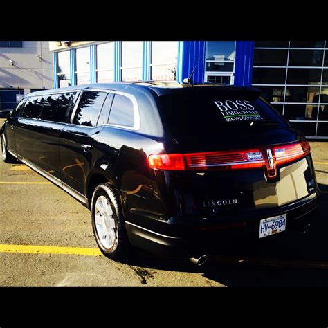 LINCOLN TOWN CAR BLACK MKT EXECUTIVE STRETCH