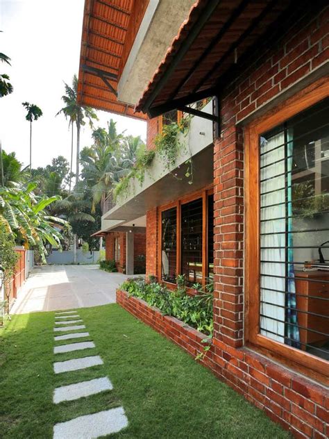 We travel to Kerala to visit the striking brick house of Trivandrum! | Goodhomes.co.in | Village ...