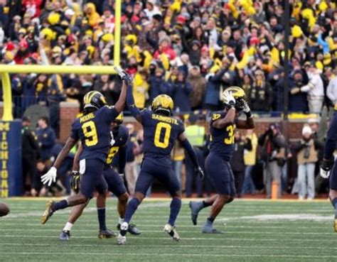 Michigan moves to No.2 in CFP rankings - Maize&BlueReview: Michigan ...