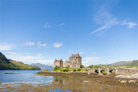 Eilean Donan Castle Near the Isle of Skye - Annie Fairfax