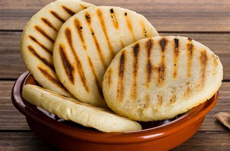 Receta de Arepas Venezolanas de Harina de Maiz: Caseras y Tradicionales ...