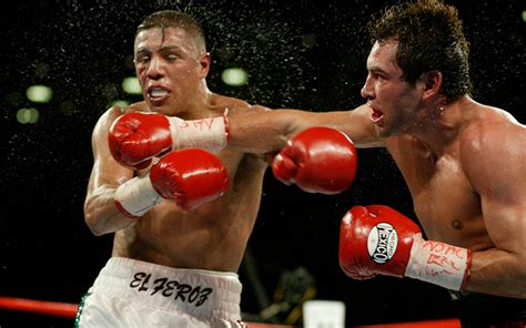 On this day in history, Oscar De la Hoya defeated Fernando Vargas – Boxing Action 24