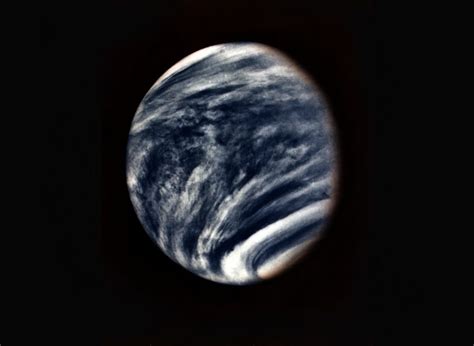 Planetary scientists discover that Venus’s clouds cannot support life ...