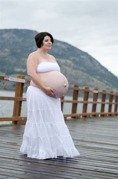 Your Ultimate Guide to Beautiful Plus Size Pregnancy Photos | Maternity dresses, Plus size ...