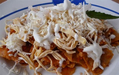 Receta Chilaquiles Rojos con Pollo - TuriMexico