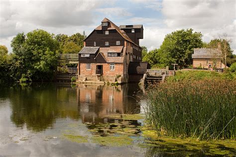 Houghton Mill Cambridgeshire Photograph by Lesley Carley - Fine Art America