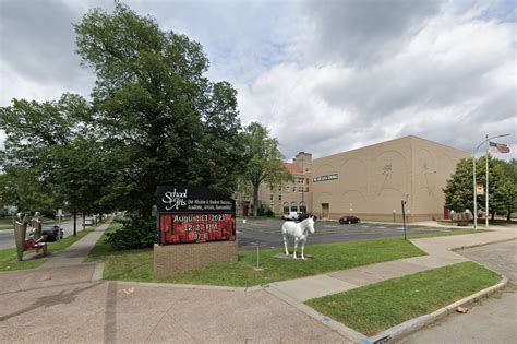 Teacher allegedly told black kids to pick cotton, wear shackles