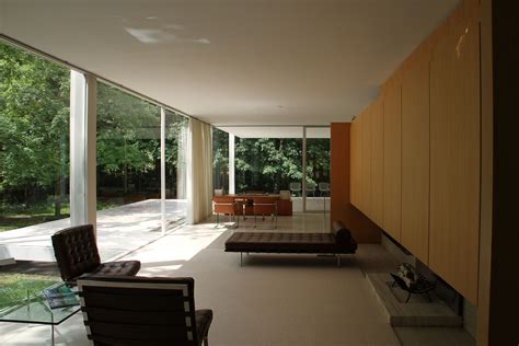 Farnsworth House interior | Farnsworth house, Glass house, Ludwig mies van der rohe