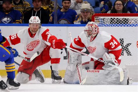 Opinion: Why Lyon Should be the Red Wings' Starting Goaltender For Now ...