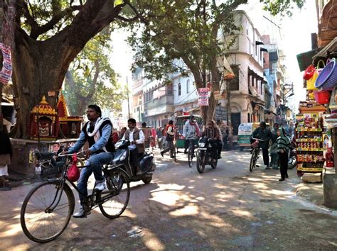 Indian streets Varanasi editorial photo. Image of asia - 60462616