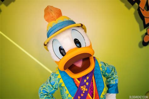 Donald Duck & Daisy Duck Meet and Greets Return to Donald's Dino-Bash ...