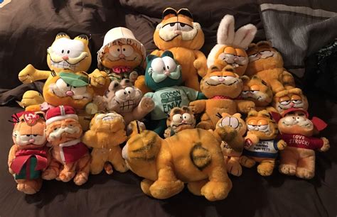 Huge Lot of 19 - vintage Garfield stuffed animal plush toys huge collection | #1889993722