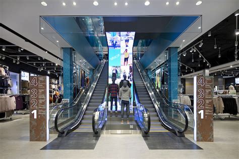 Inside Primark's innovative Boston flagship store | Insider Trends