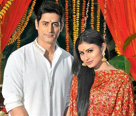 Mouni Roy Height, Age, Boyfriend, Husband, Family, Biography & More » StarsUnfolded