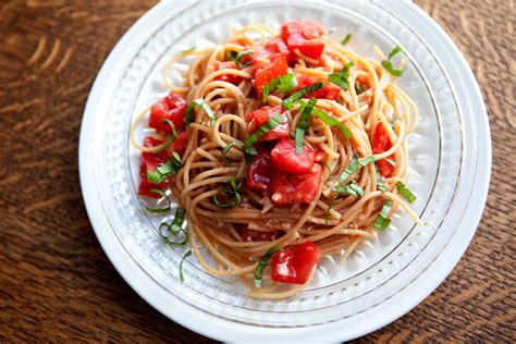 The Flour Sack: Buttery Tomato Pasta with Garlic & Basil