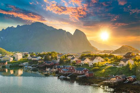 The Midnight Sun in Norway | 5 Places to See it