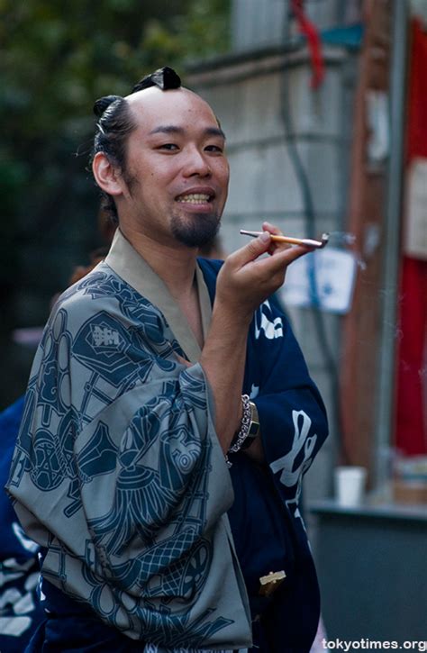 Traditional Japanese clothes and hairstyle — Tokyo Times