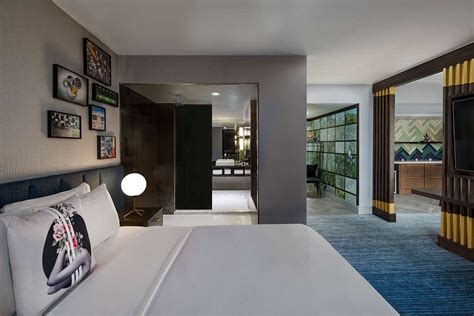 THE STARLING ATLANTA MIDTOWN, CURIO COLLECTION BY HILTON $143 ($̶2̶1̶1̶) - Updated 2023 Prices ...