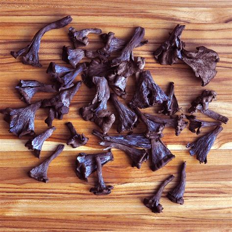 Fresh Black Trumpet Mushrooms | Shop D'Artagnan