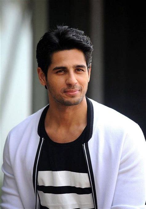 Sidharth Malhotra... | Indian bollywood actors, Cute indian guys ...